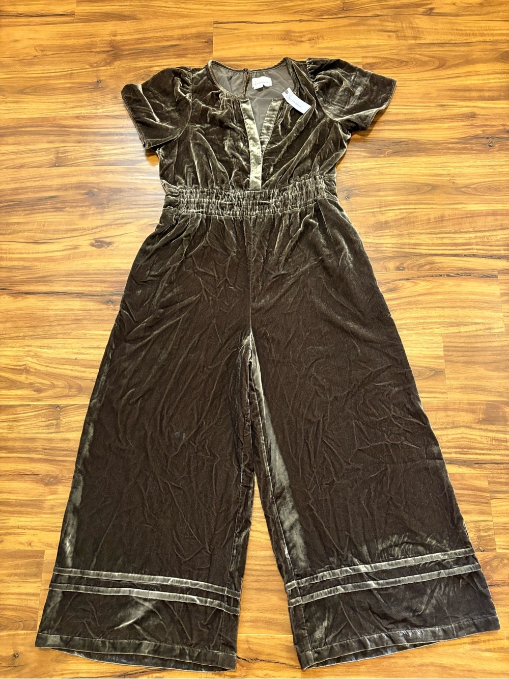 Anthropologie Brown Velvet Short-Sleeve Wide-Leg Jumpsuit Size L Petite - Picture 2 of 6